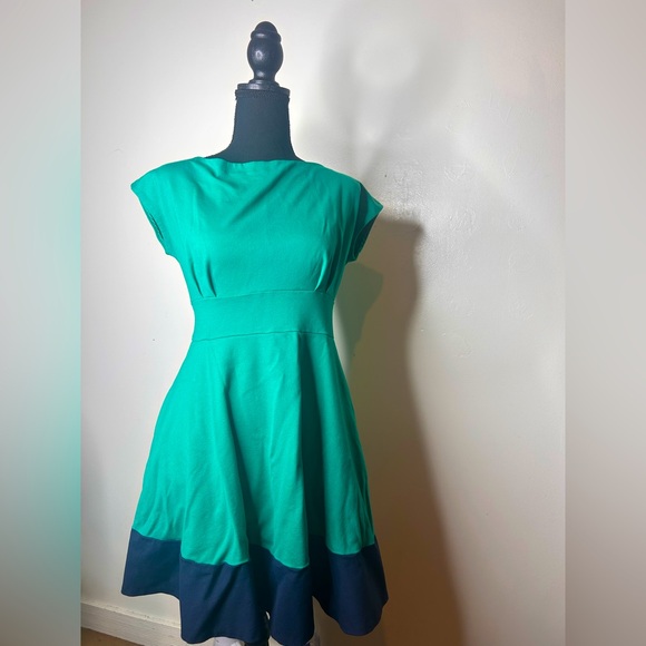 KATE SPADE Colorblock Ponte Fiorella Dress Size Medium - Picture 1 of 8